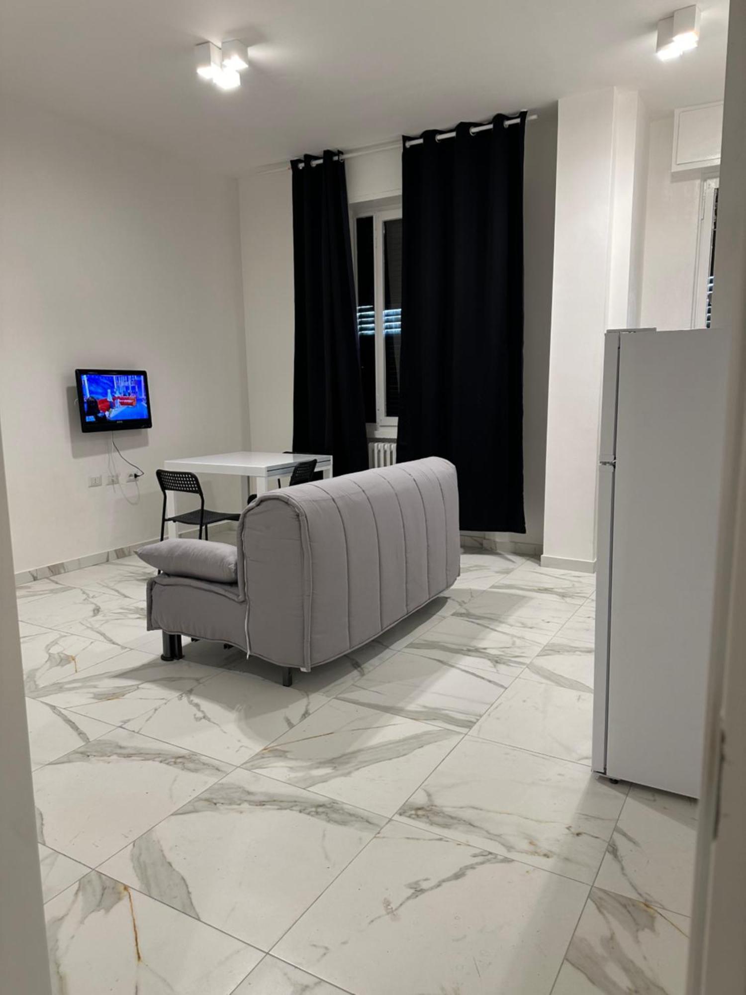 Jcube Apartments Bocconi Milano Bagian luar foto