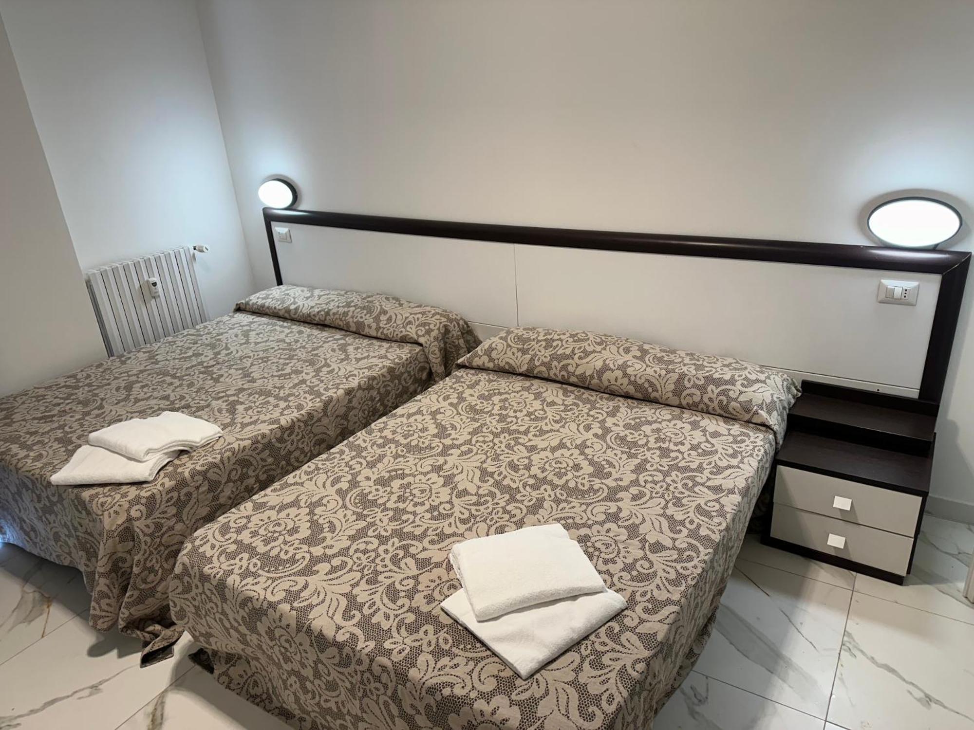 Jcube Apartments Bocconi Milano Bagian luar foto