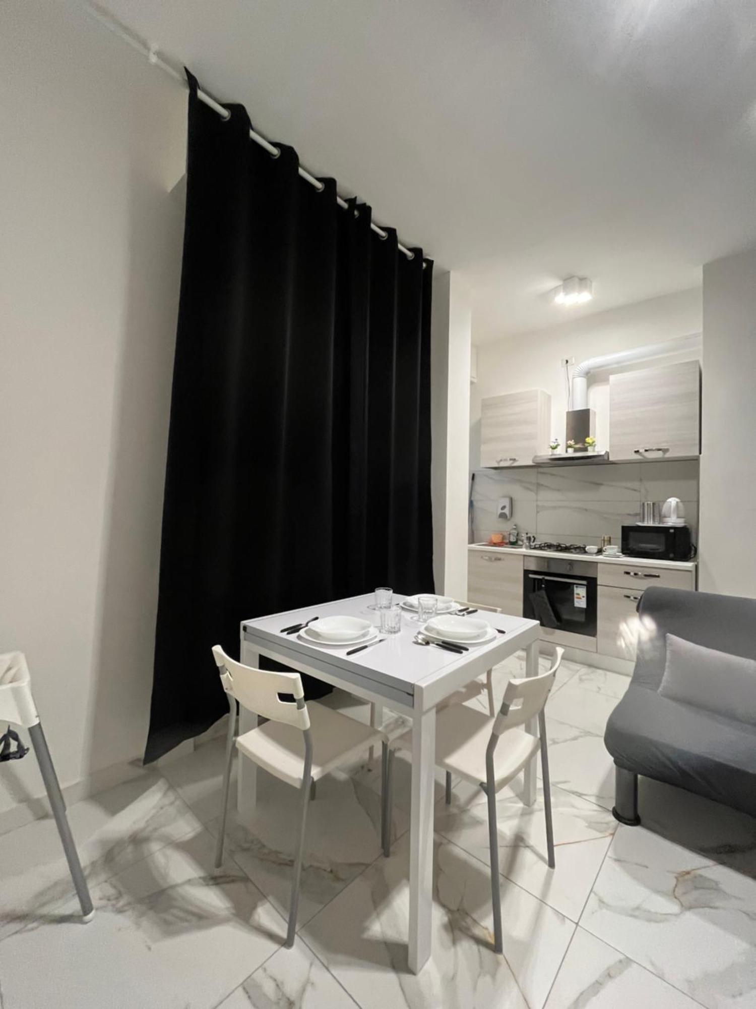 Jcube Apartments Bocconi Milano Bagian luar foto