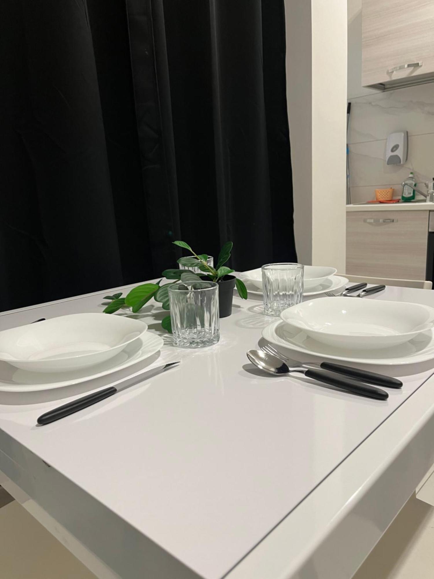 Jcube Apartments Bocconi Milano Bagian luar foto