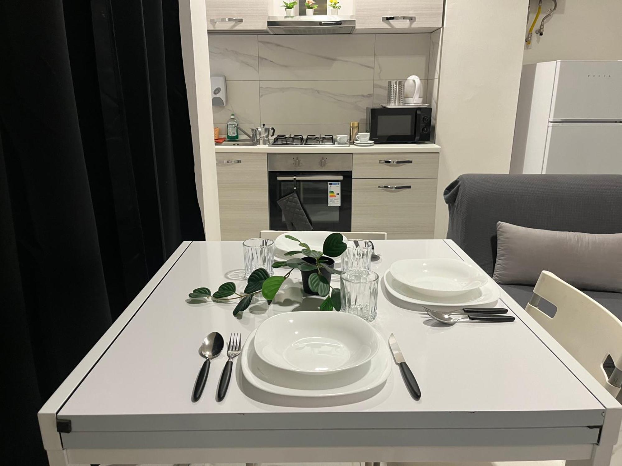 Jcube Apartments Bocconi Milano Bagian luar foto