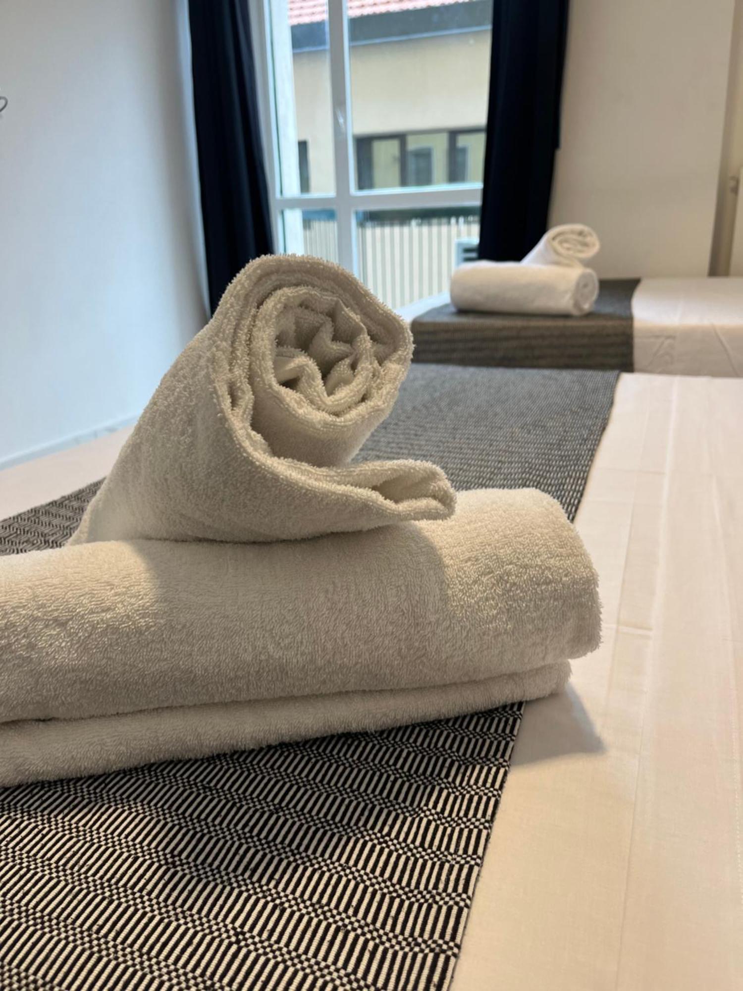 Jcube Apartments Bocconi Milano Bagian luar foto