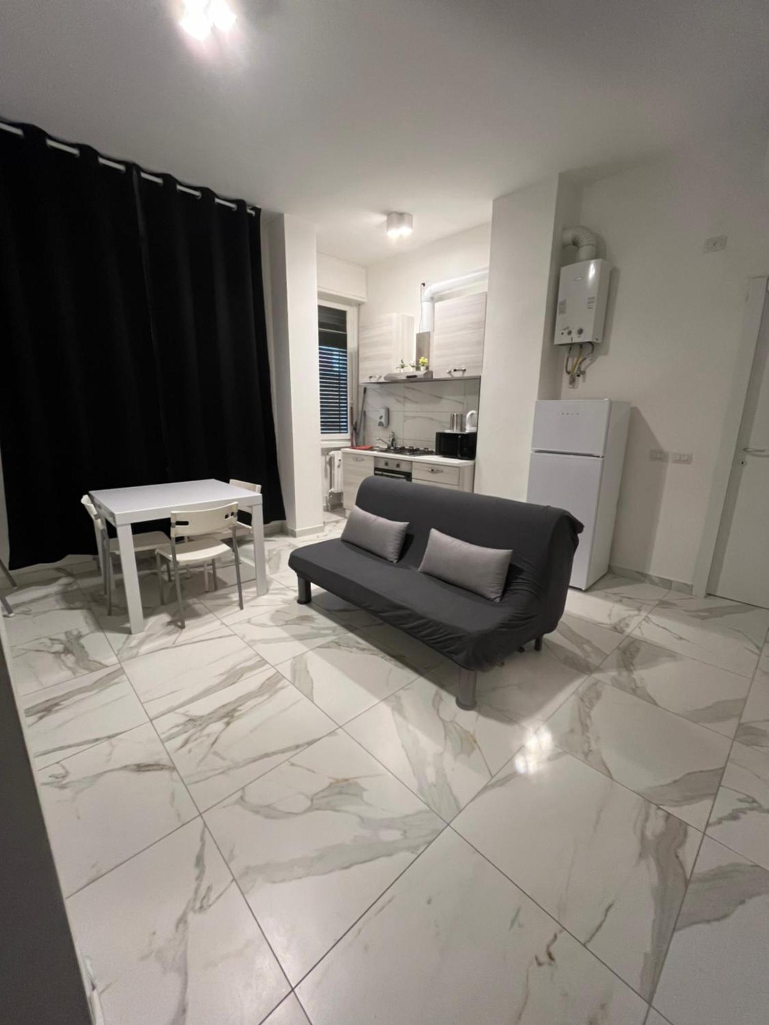 Jcube Apartments Bocconi Milano Bagian luar foto
