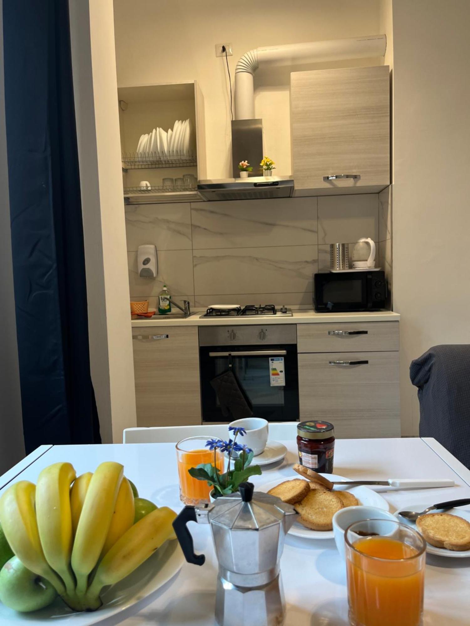 Jcube Apartments Bocconi Milano Bagian luar foto