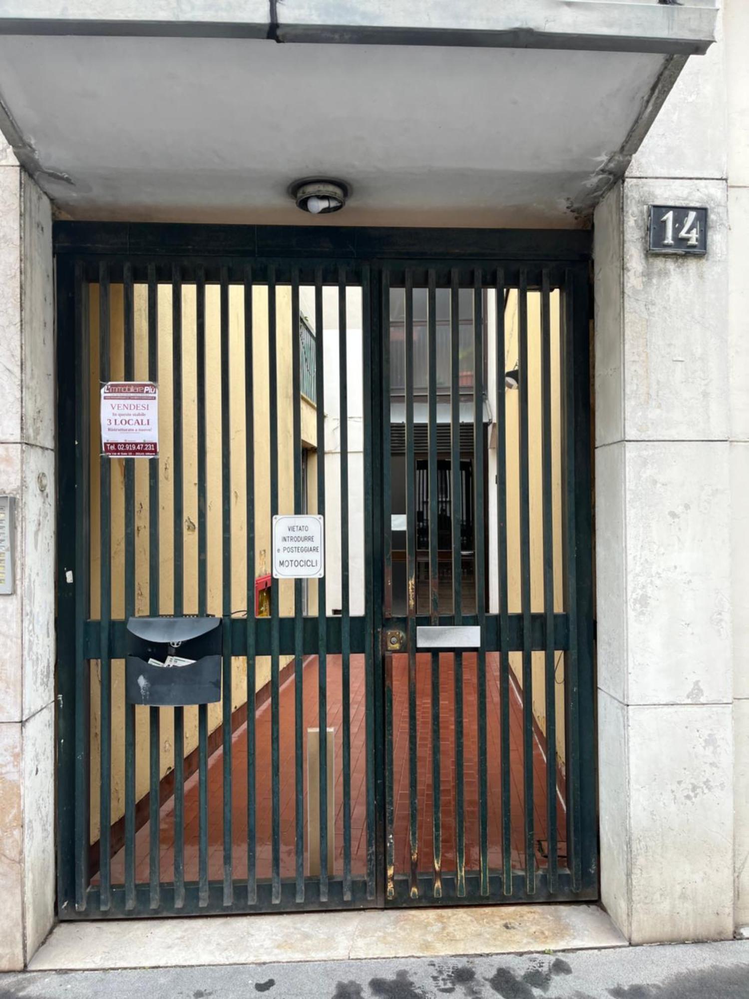 Jcube Apartments Bocconi Milano Bagian luar foto